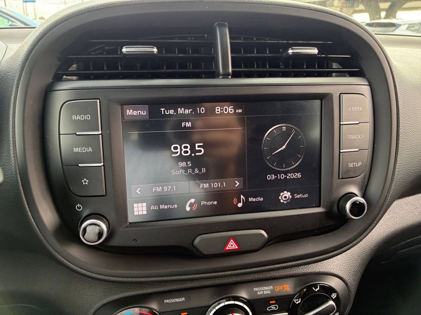 Used 2025 Kia Soul LX w/ LX Technology Package image 16