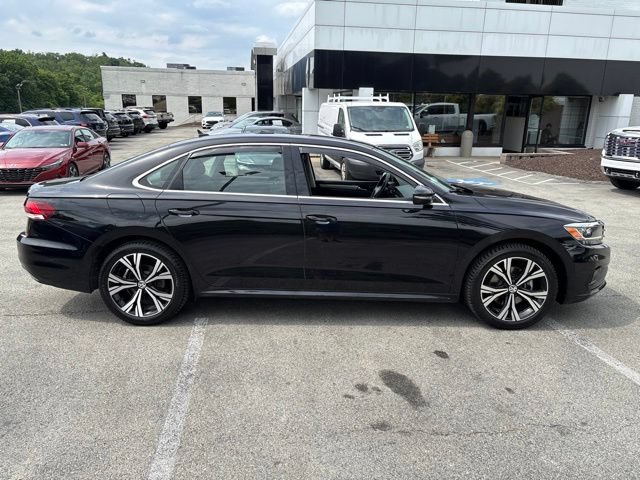 Used 2022 Volkswagen Passat 2.0T SE FWD image 6