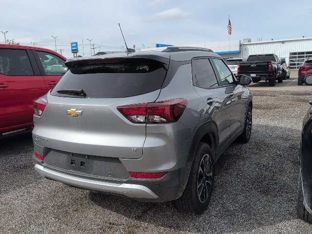 Used 2024 Chevrolet TrailBlazer LT w/ Driver Confidence Package AWD/4WD image 4
