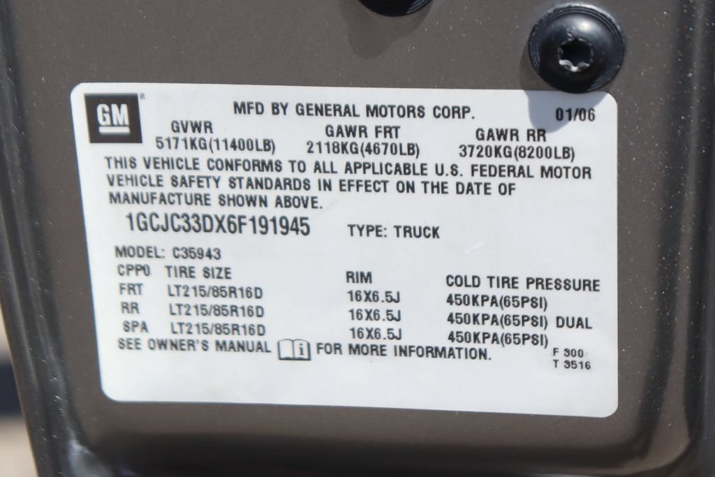 Used 2006 Chevrolet Silverado 3500 LT w/ Heavy-Duty Power Package RWD image 50