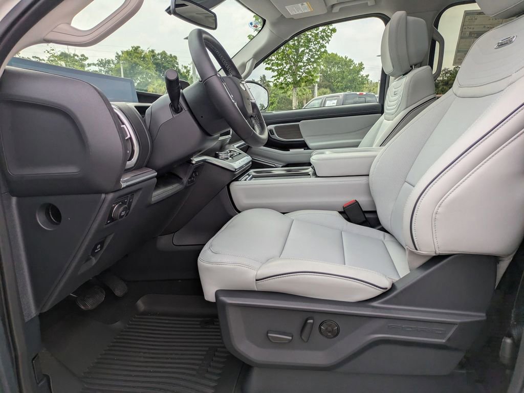 New 2026 Ford Expedition Platinum w/ Platinum Ultimate Package AWD/4WD image 16