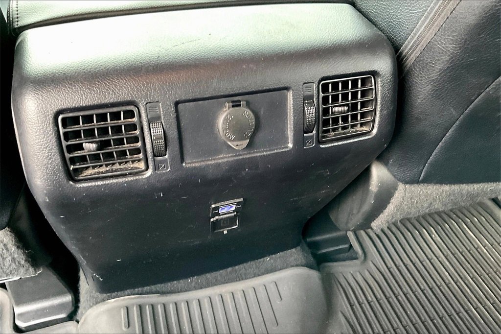 Used 2021 Toyota Tundra SR5 w/ SR5 Leather Package image 34