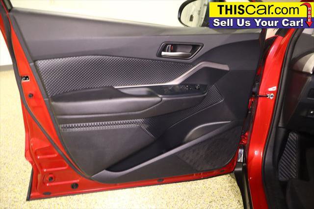 Used 2020 Toyota C-HR LE FWD image 31
