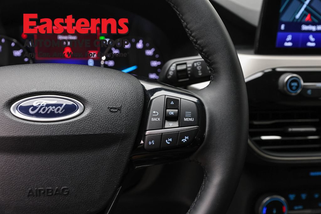 Used 2022 Ford Escape SE w/ Convenience Package FWD image 16