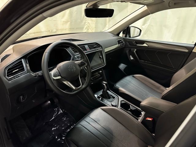 Certified 2022 Volkswagen Tiguan SE image 16