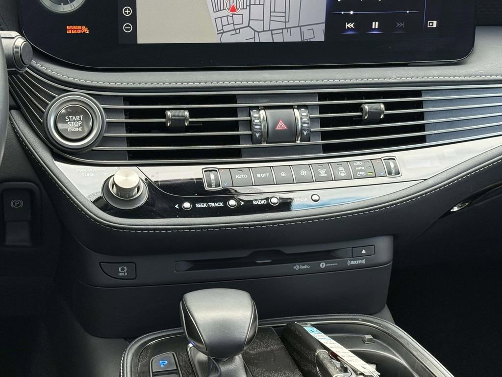 Used 2021 Lexus LS 500 AWD w/ Accessory Package (Z1) image 16