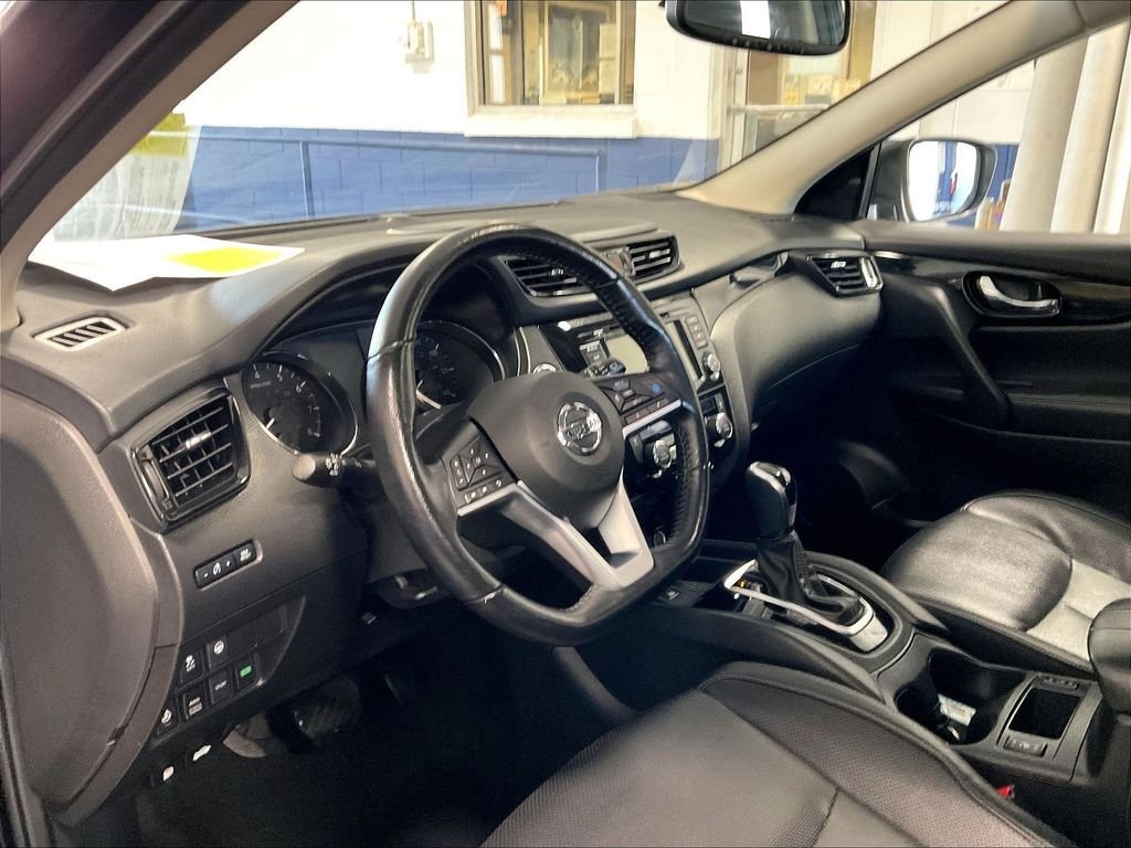 Certified 2022 Nissan Rogue Sport SL w/ Premium Package AWD/4WD image 8