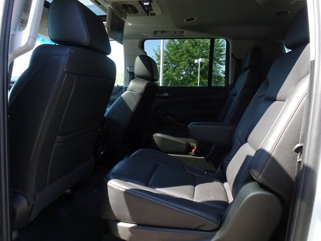 Used 2019 Chevrolet Suburban Premier AWD/4WD image 17