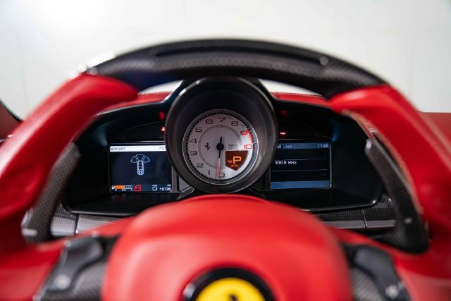 Used 2014 Ferrari 458 Spider RWD image 18