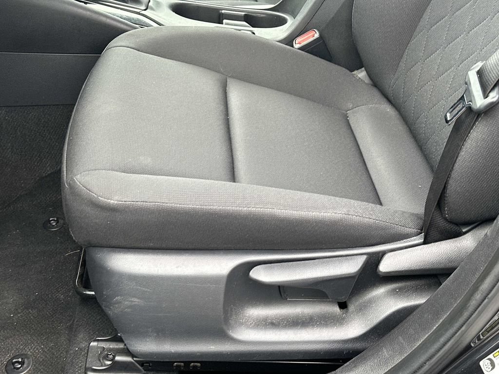 Used 2025 Toyota Corolla LE FWD image 16