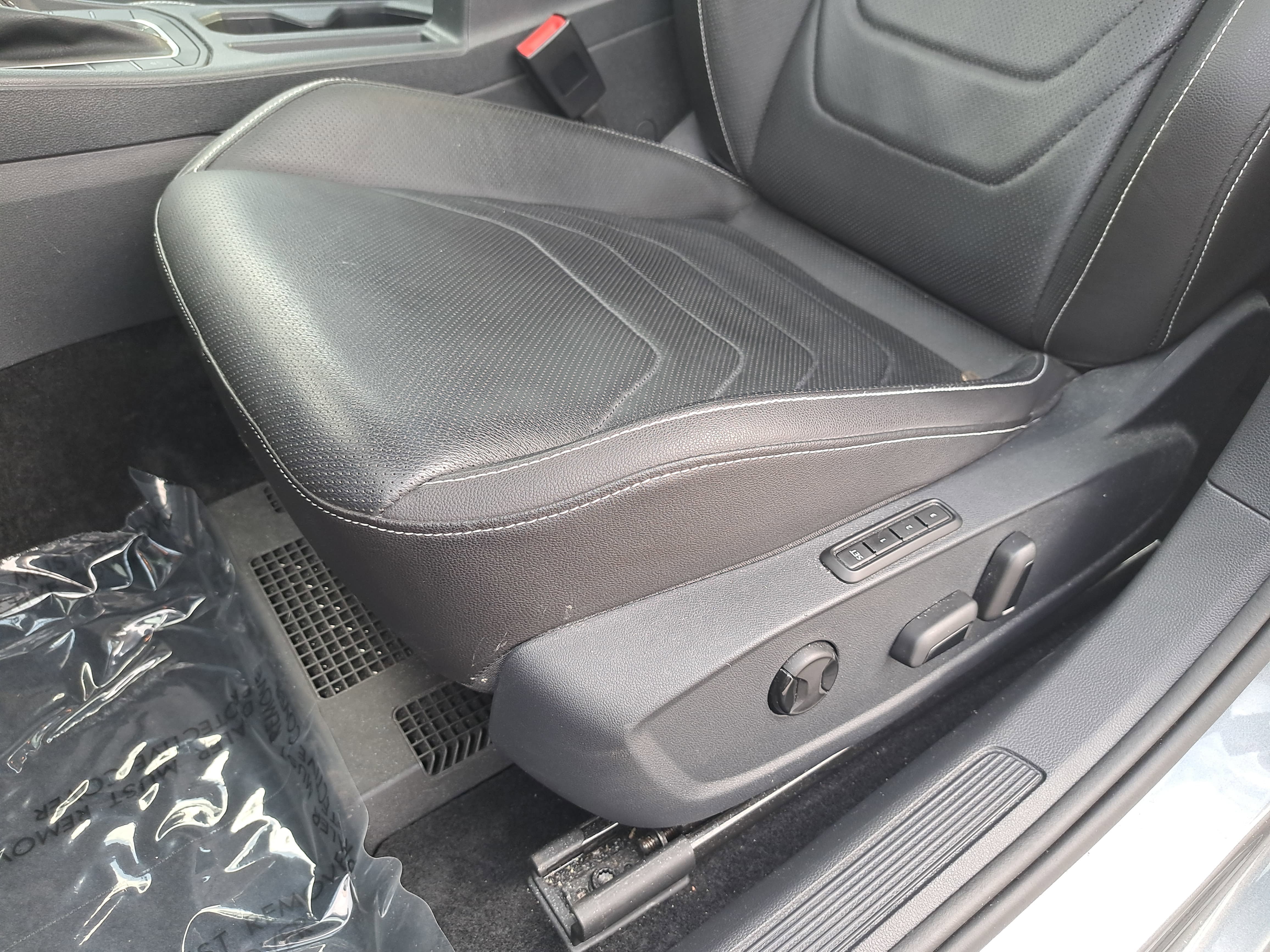 Certified 2024 Volkswagen Jetta SEL FWD image 26
