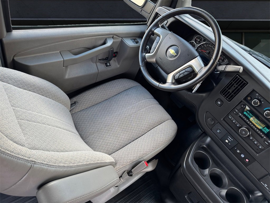 Used 2017 Chevrolet Express 2500 image 15