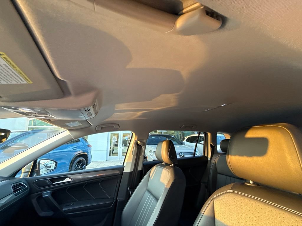 Used 2022 Volkswagen Tiguan SE AWD/4WD image 15