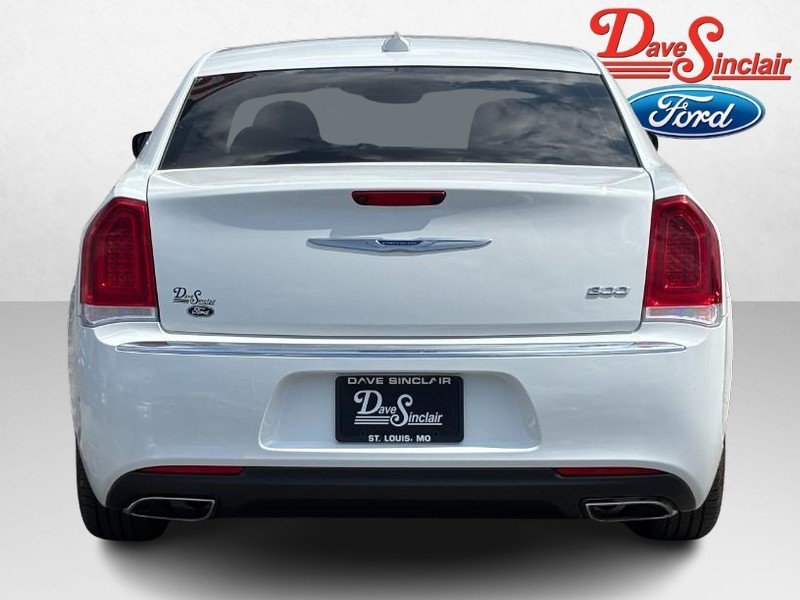 Used 2023 Chrysler 300 Touring RWD image 8