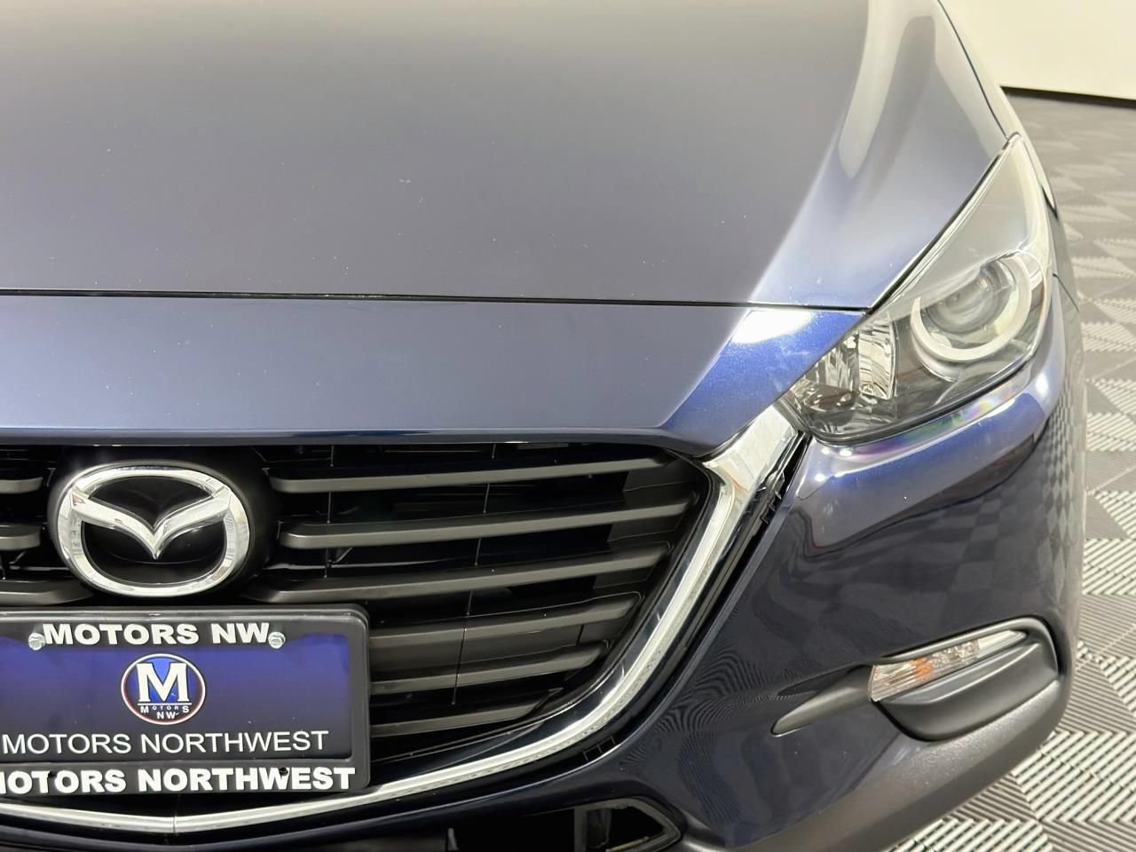 Used 2018 MAZDA MAZDA3 Touring FWD image 4