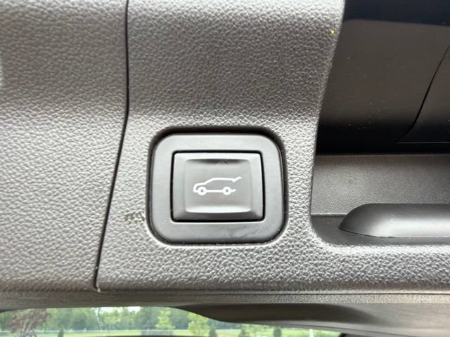 Used 2020 GMC Acadia SLE w/ Driver Convenience Package FWD image 11