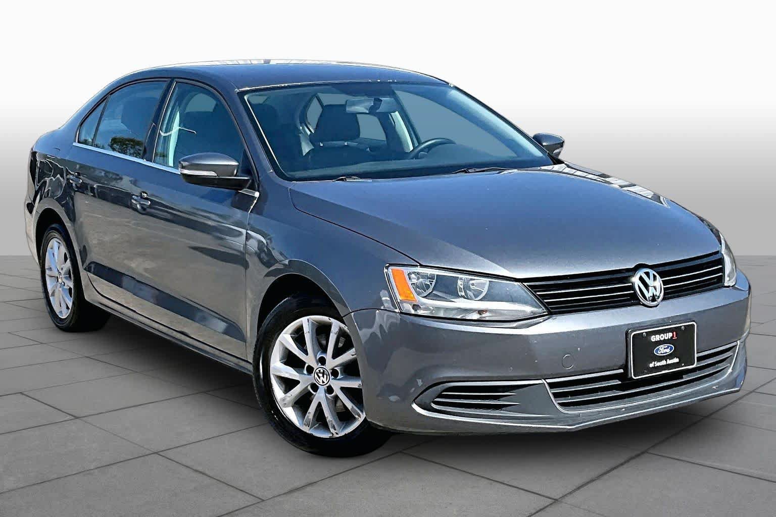Used 2013 Volkswagen Jetta SE FWD image 3