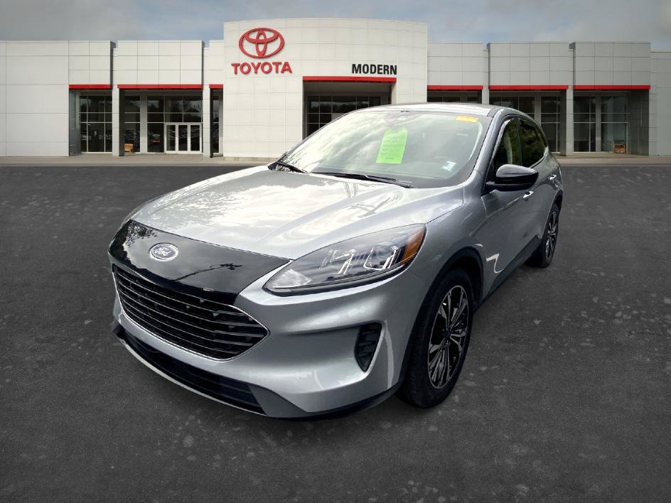 Used 2022 Ford Escape SE w/ SE Sport Appearance Package FWD image 2
