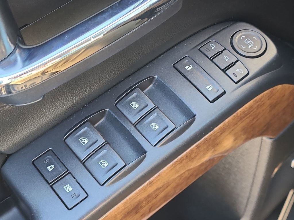 Used 2018 Chevrolet Silverado 2500 High Country w/ Duramax Plus Package image 32