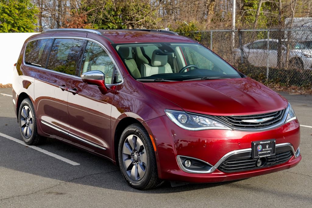 Used 2018 Chrysler Pacifica Limited w/ Advanced Safetytec Group image 9