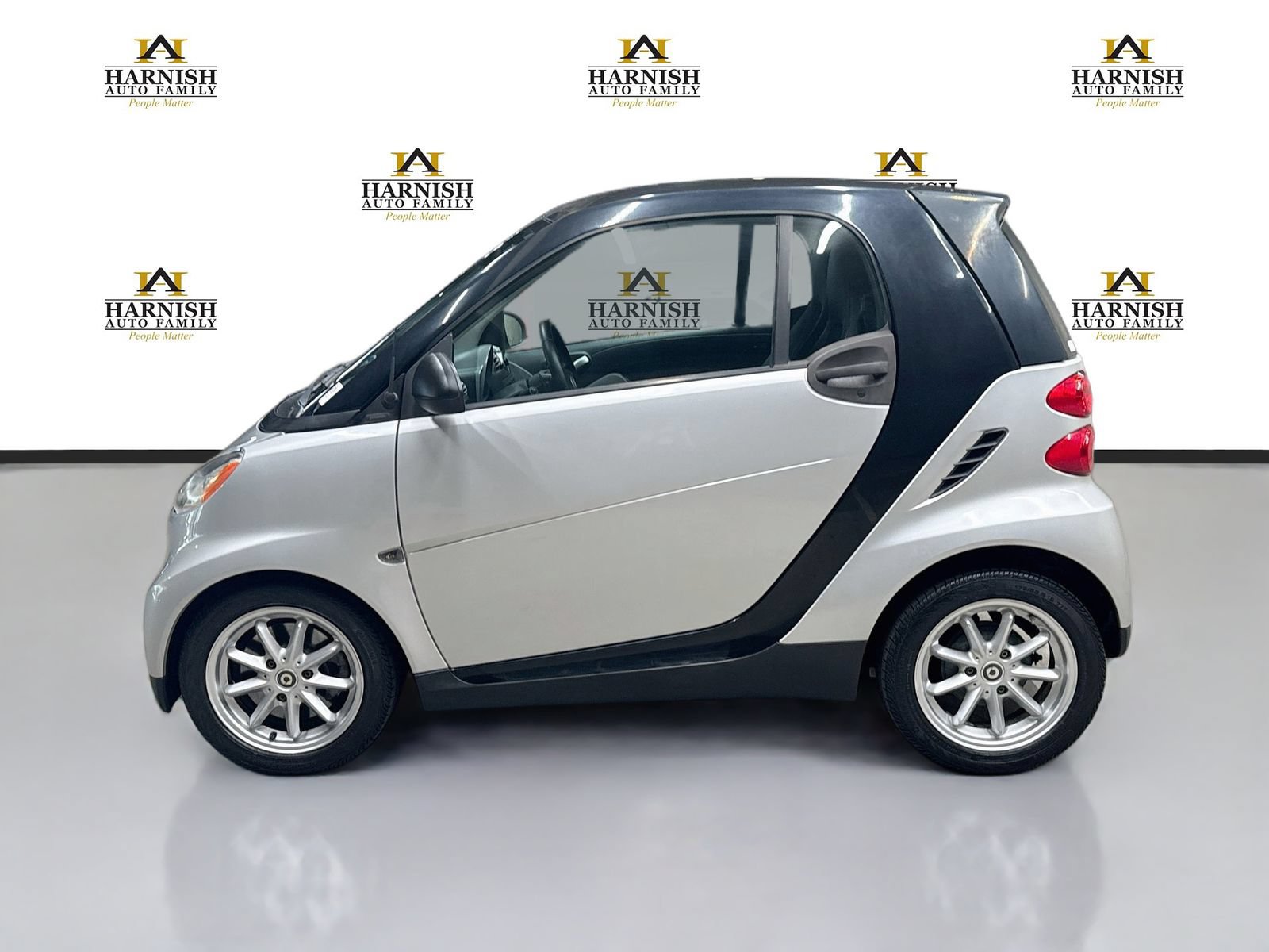 Used 2009 smart fortwo pure RWD image 8