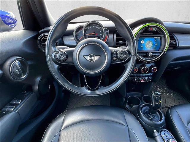 Used 2021 MINI Cooper 4-Door Hardtop image 7