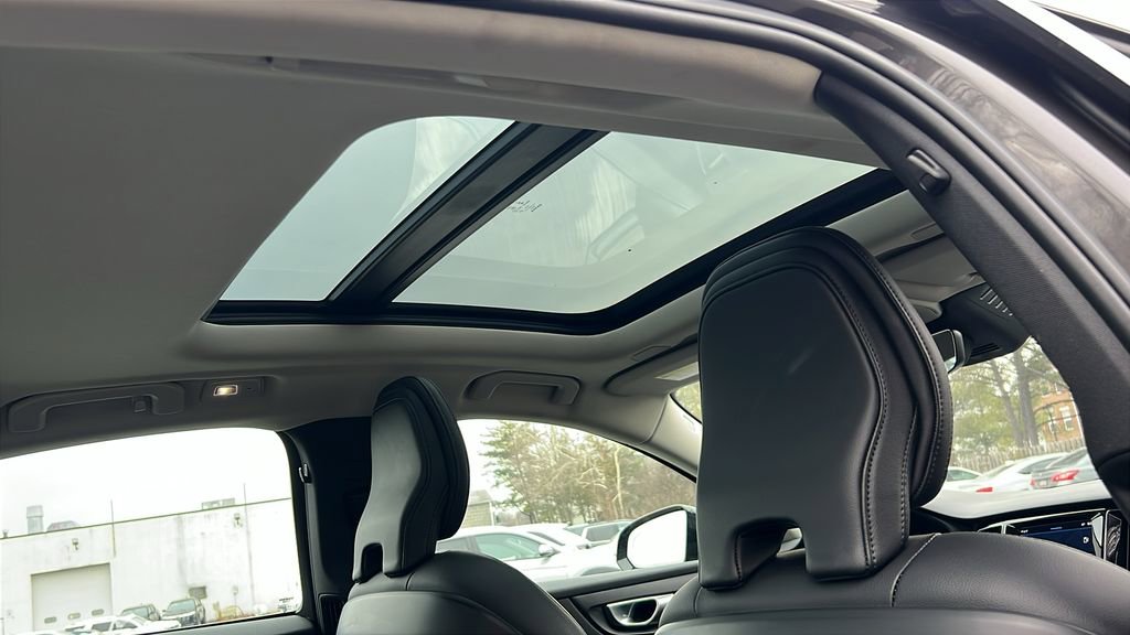 Used 2024 Volvo S60 B5 Core image 17