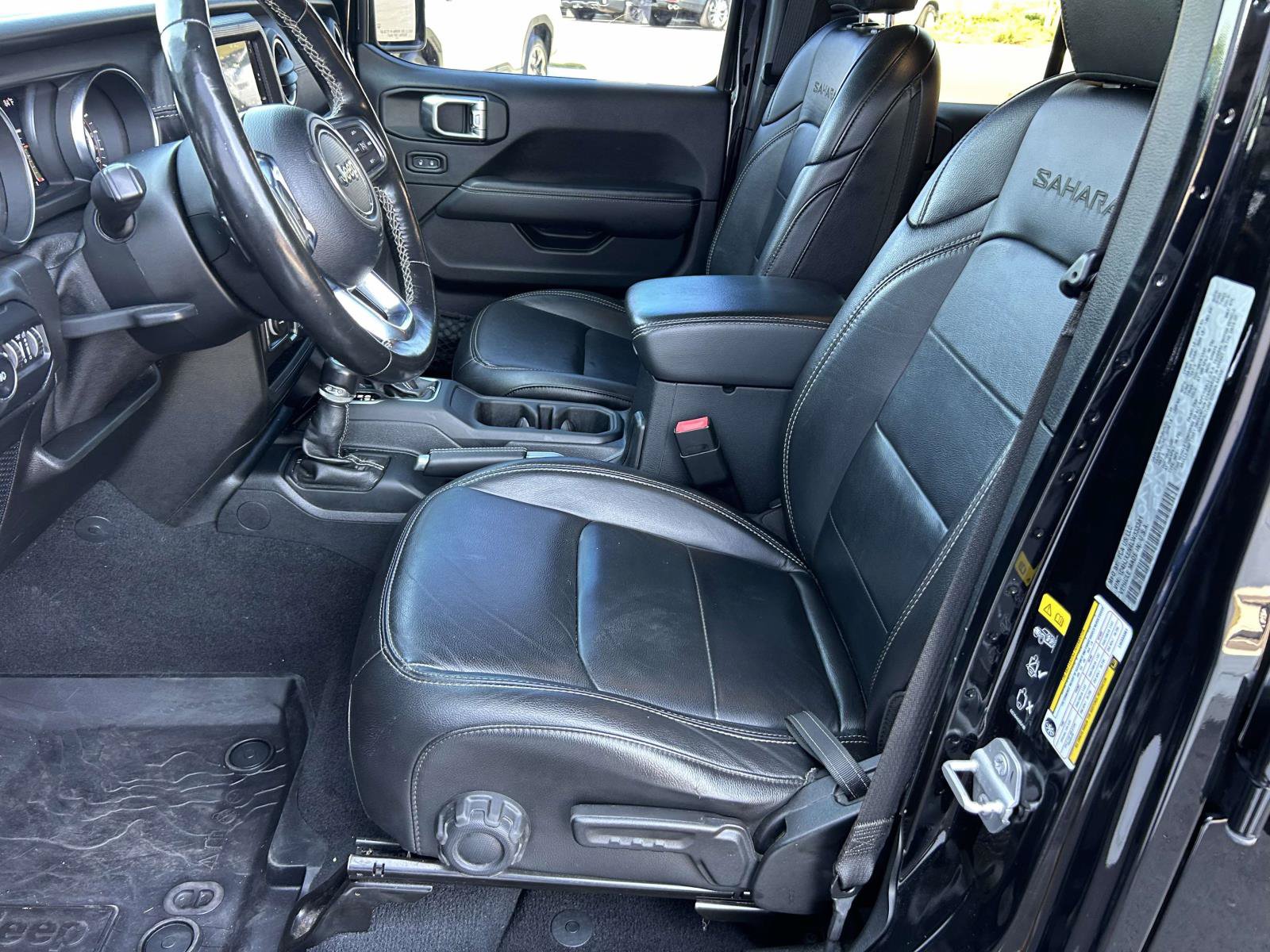 Used 2020 Jeep Wrangler Unlimited Sahara w/ Cold Weather Group AWD/4WD image 11