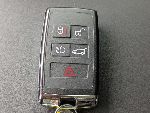 Used 2025 Land Rover Range Rover SE AWD/4WD image 30