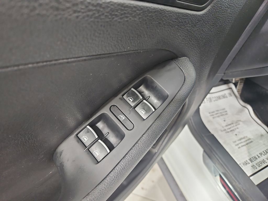 Used 2017 Volkswagen Jetta GLI image 11