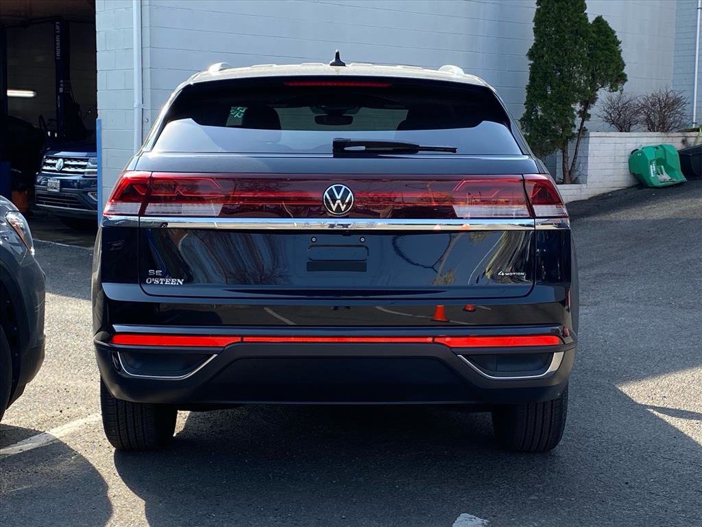 Certified 2025 Volkswagen Atlas Cross Sport SE AWD/4WD image 4