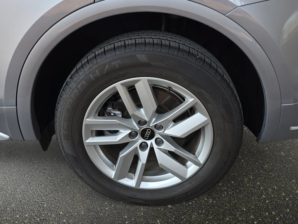 Used 2023 Audi Q5 2.0T Premium w/ Convenience Package AWD/4WD image 32
