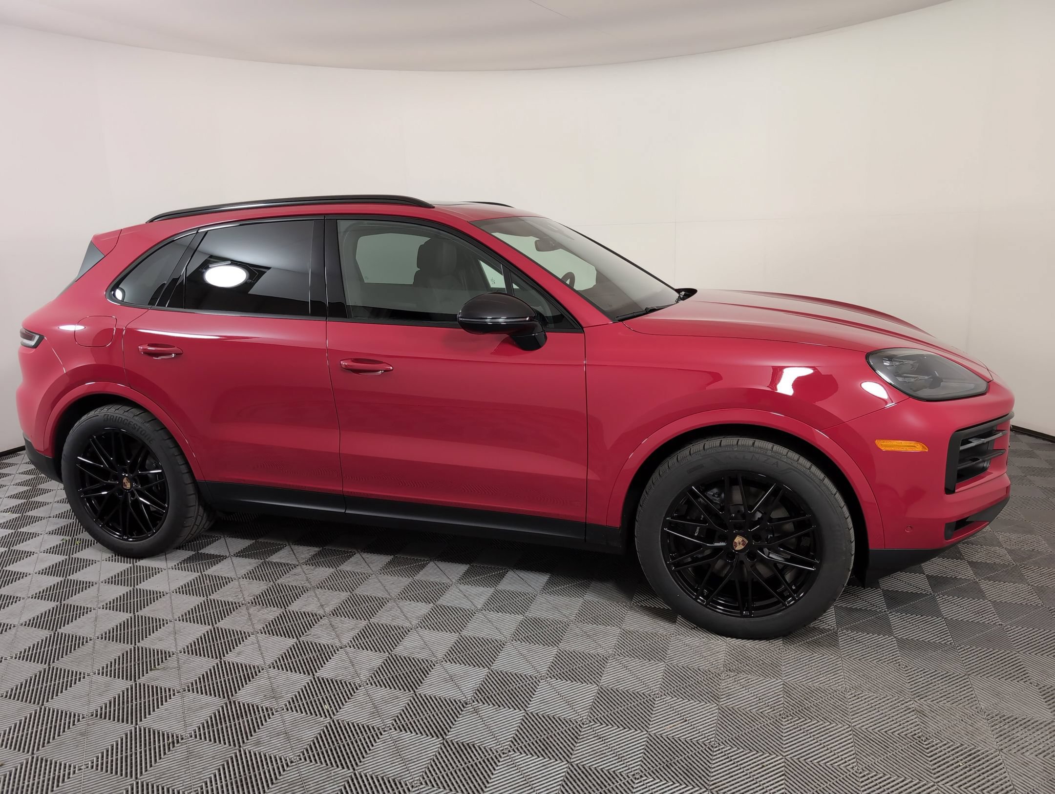 Certified 2025 Porsche Cayenne AWD/4WD image 9