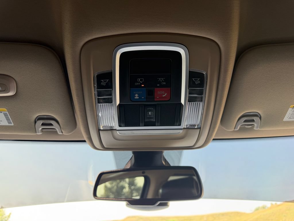 Used 2022 RAM 5500 Laramie AWD/4WD image 11