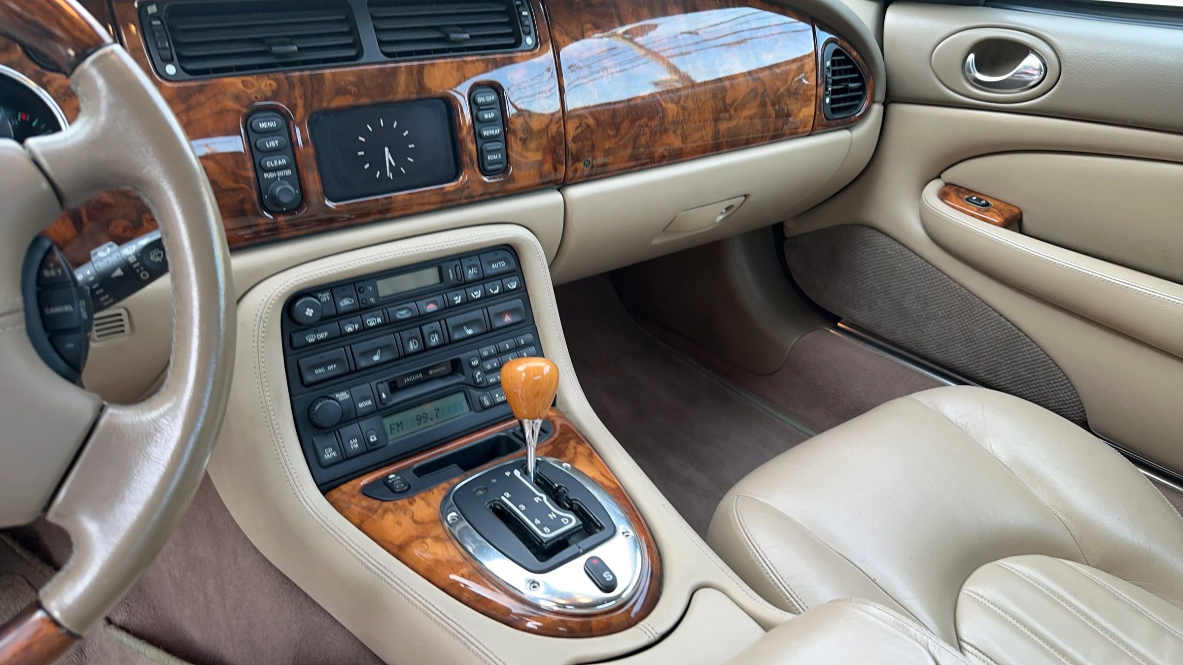 Used 2004 Jaguar XK8 Convertible image 12