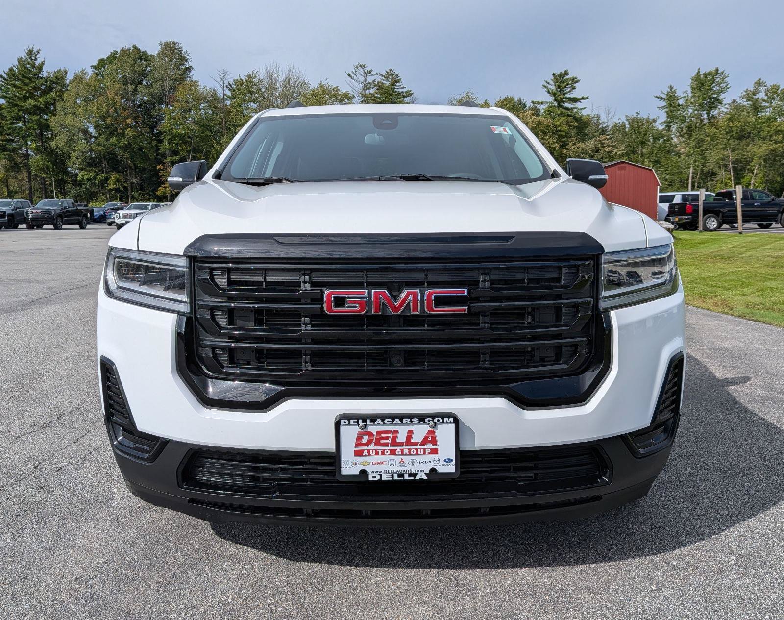 Certified 2023 GMC Acadia SLE w/ Driver Convenience Package AWD/4WD image 2