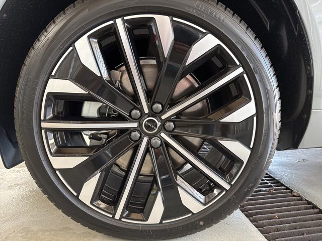 New 2026 Volvo XC60 T8 Ultra w/ Protection Package Premier image 5