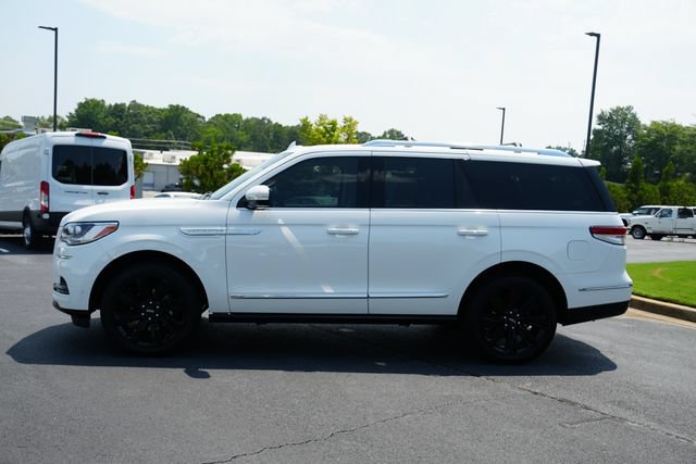 Used 2024 Lincoln Navigator Reserve AWD/4WD image 4