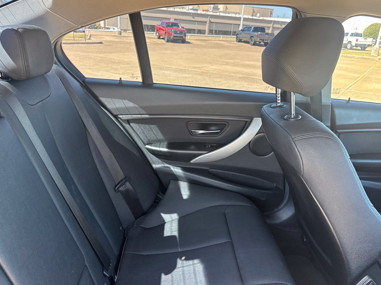 Used 2018 BMW 320i xDrive Sedan AWD/4WD image 36