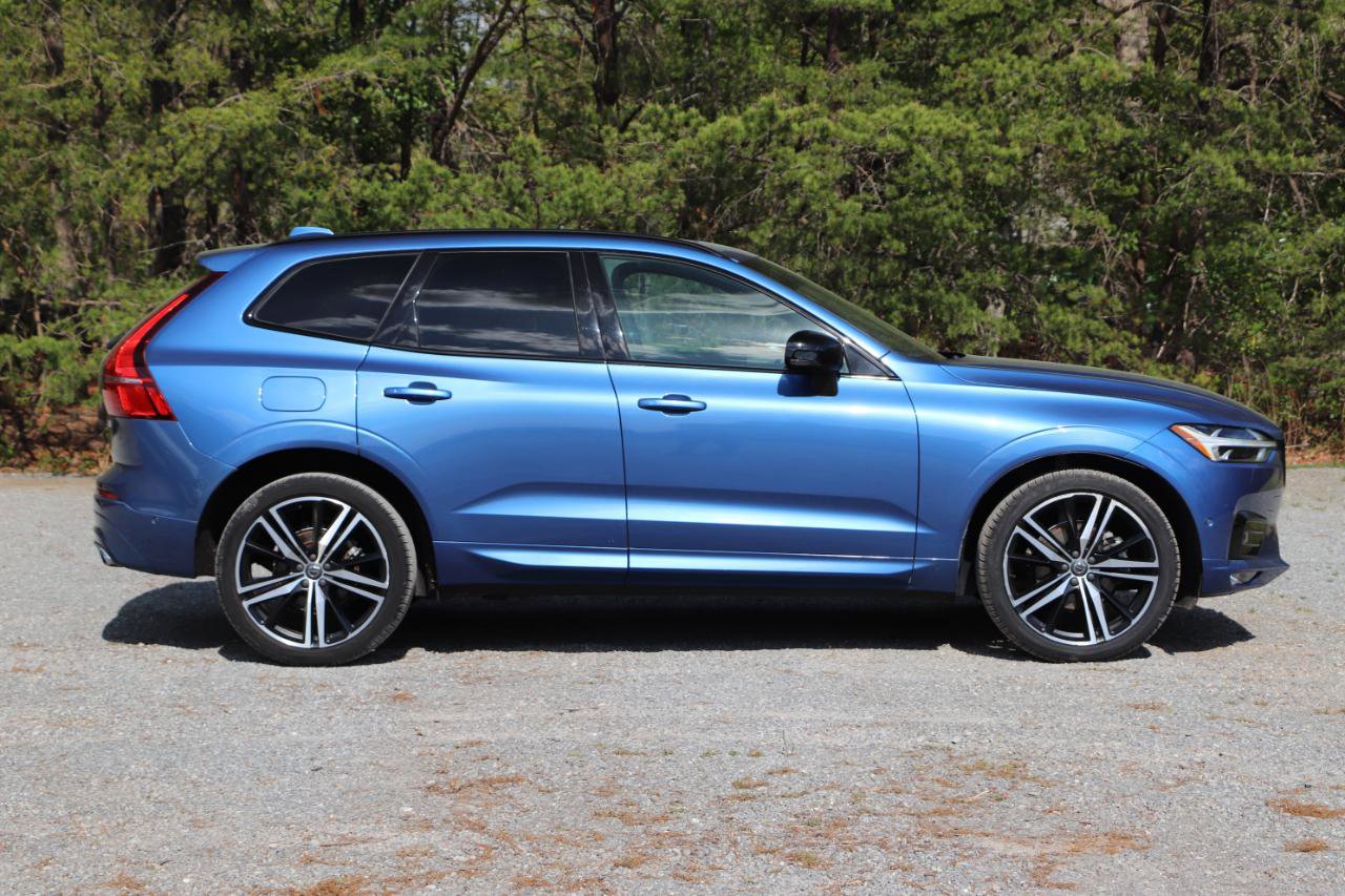 Used 2021 Volvo XC60 T5 R-Design w/ Advanced Package image 2
