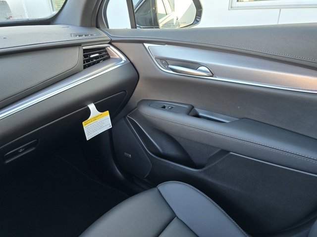New 2025 Cadillac XT5 Luxury image 22