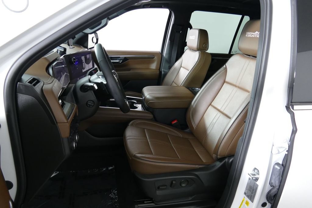 Used 2025 Chevrolet Tahoe High Country w/ Sun And Tow Package AWD/4WD image 10
