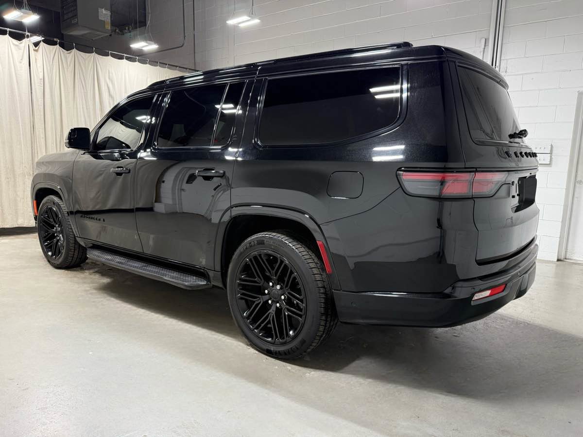 Used 2024 Jeep Wagoneer Series II w/ Convenience Group I image 5