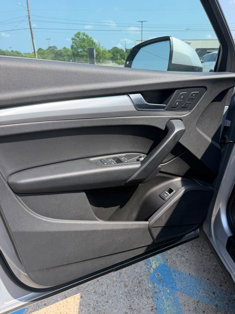 Used 2018 Audi Q5 2.0T Premium w/ Convenience Package AWD/4WD image 11