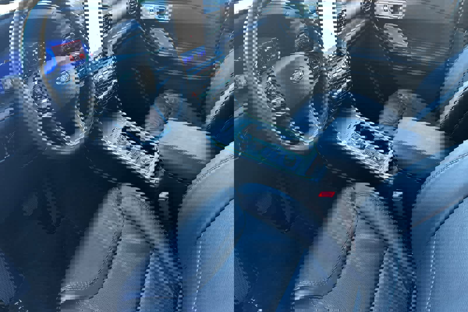 Certified 2023 Ford Explorer Platinum w/ Technology Package image 11