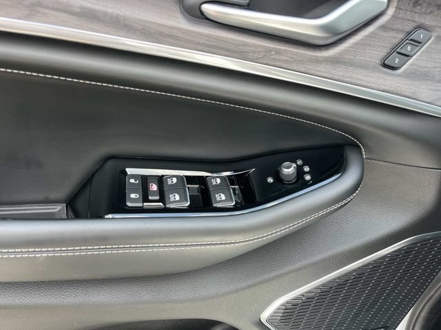 Used 2023 Jeep Grand Cherokee L Overland AWD/4WD image 34