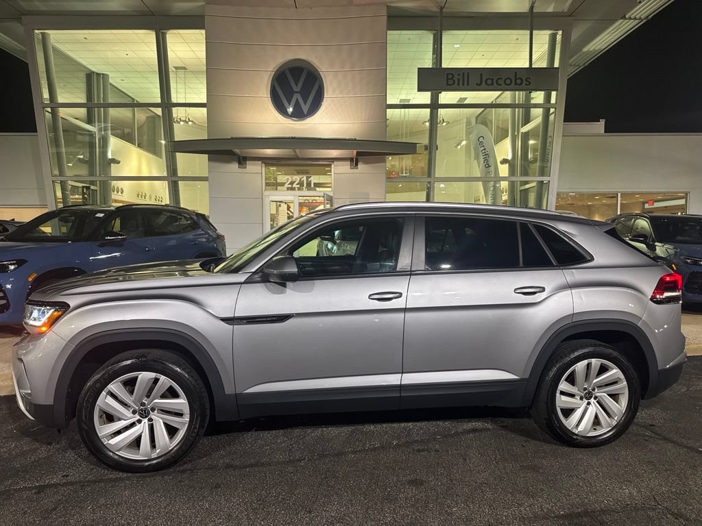 Used 2023 Volkswagen Atlas Cross Sport SE AWD/4WD image 3