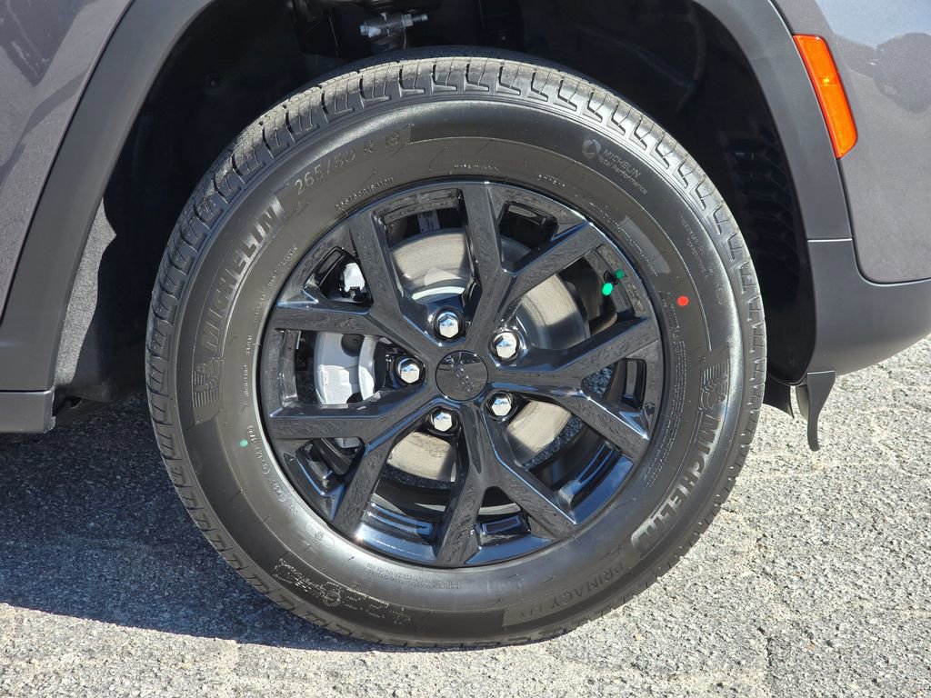 New 2025 Jeep Grand Cherokee Altitude image 13