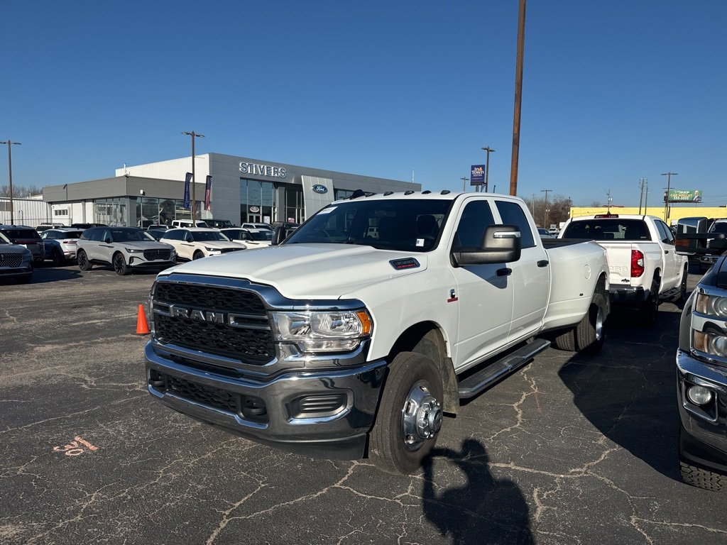 Used 2024 RAM 3500 Tradesman w/ Chrome Appearance Group image 5