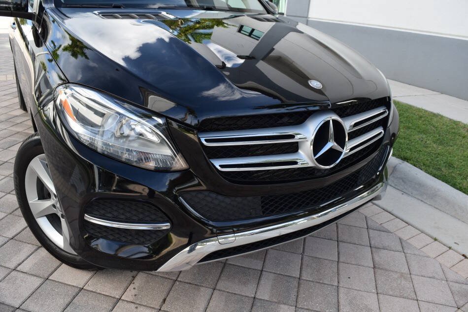 Used 2016 Mercedes-Benz GLE 300d 4MATIC w/ Premium Package image 8
